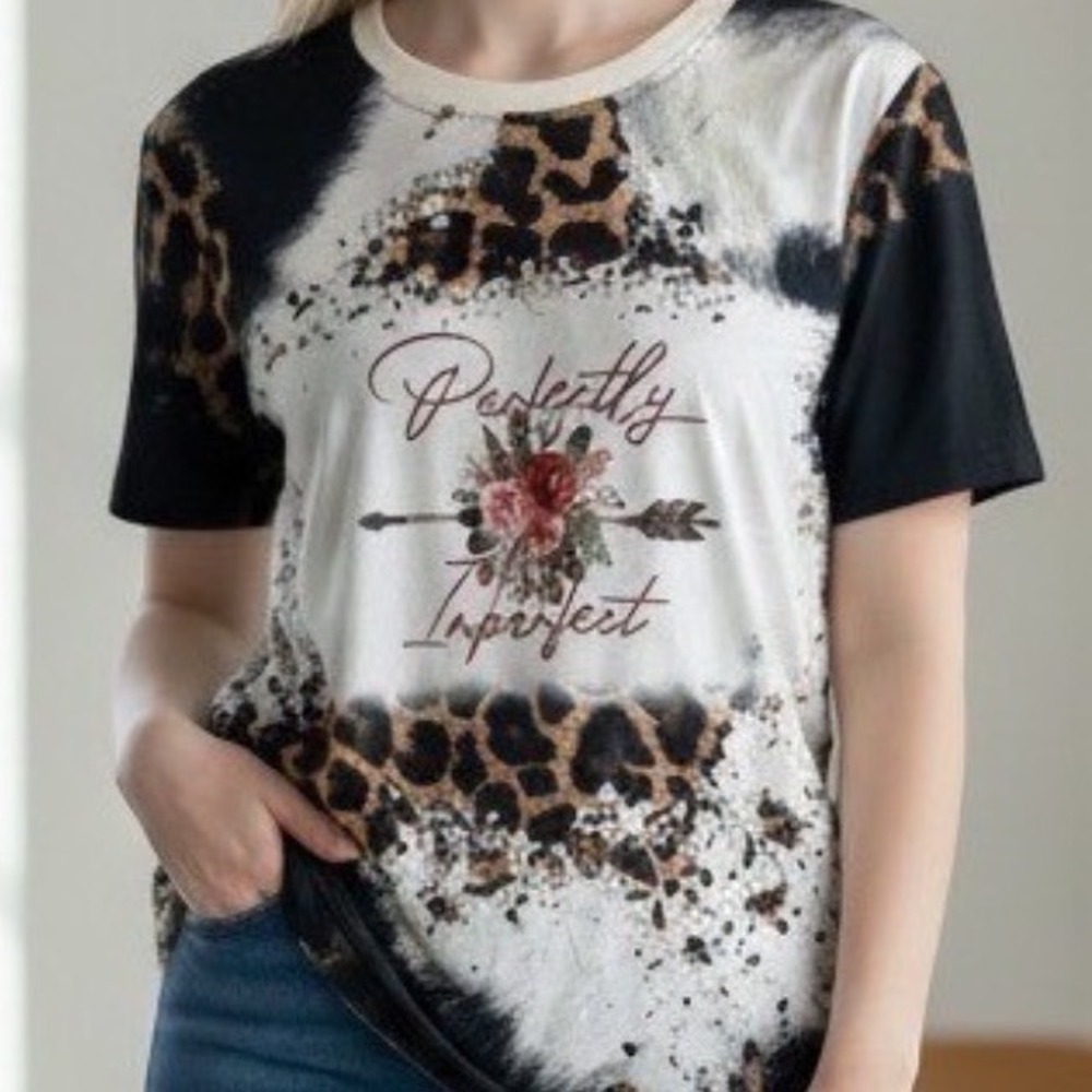 Graphic Tee Women Size S Multicolor Leopard Cow Print Perfectly Imperf‎